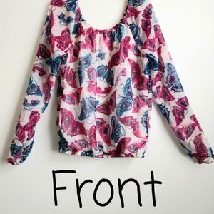 Cute, roomy butterfly shirt! 🦋